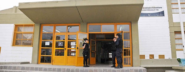 Nuevamente se registraron llamadas que alertaban la presencia de bombas en dos escuelas secundarias.