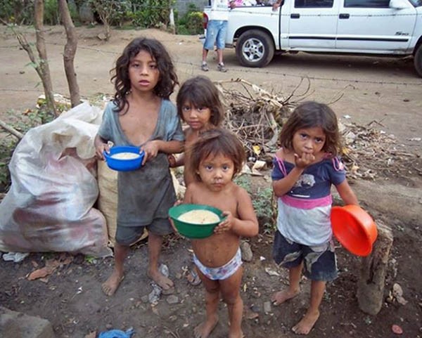 "En mi país, la pobreza, qué tristeza...".