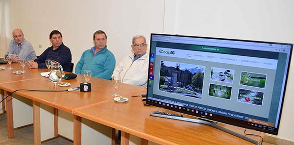 Nueva. La presentación técnica estuvo a cargo de Humberto Kadomoto, del sector comercial, y Eduardo Galeto, responsable de Informática. 
