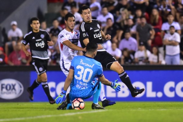 No se sacaron ventajas en el partido de ida Nacional y Olimpia, ambos de Paraguay.
