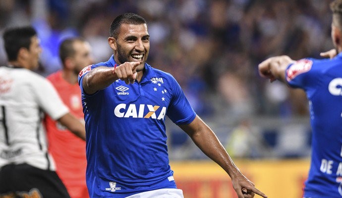 Boca sigue insistiendo por Cardona. Además, lo de Ábila comienza a encaminarse.