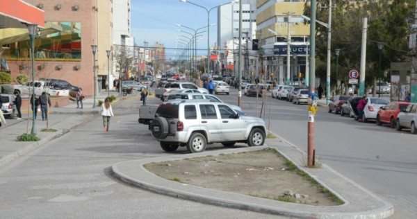 Una de las partes que será demolida para que se pueda convertir en doble mano la avenida 9 de Julio.
