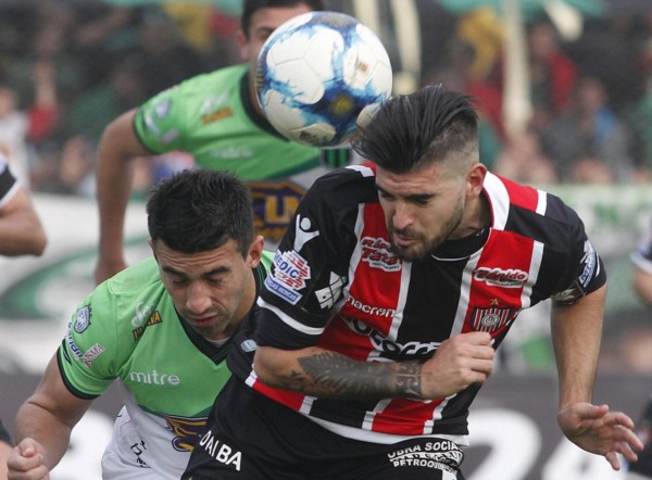 Chacarita no pudo lograr el ascenso en Mataderos y todo se define en la última. Puede haber una final.