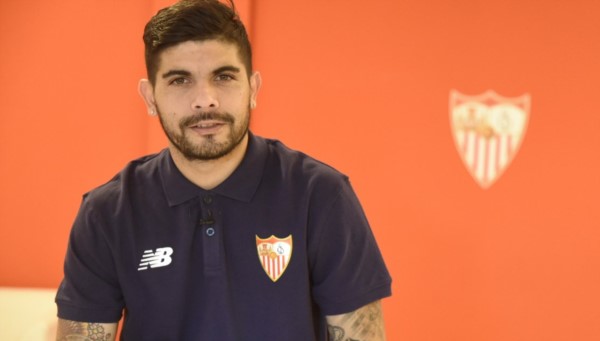 Banega no va al fútbol mexicano y regresa al Sevilla de Eduardo Berizzo.