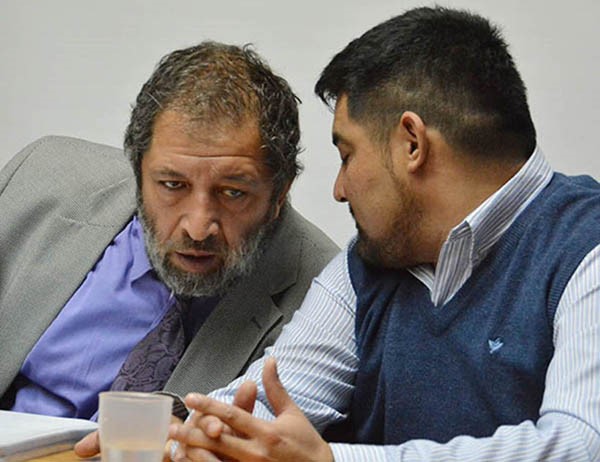 Abdo Manllauix y Fernando Castro en una de las audiencias de Trelew.