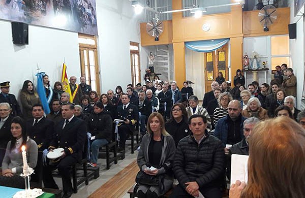 Ceremonia. Una postal del oficio religioso en la ciudad del Golfo, con todas las parroquias unidas. 