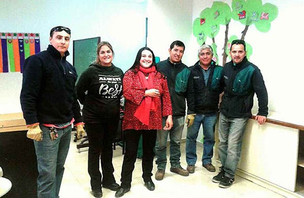 Personal de la Cooperativa Eléctrica colaboró con la entrega de las donaciones que realizó la entidad.