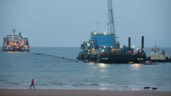 Los cables submarinos de conexión a Internet llegan a la costa argentina desde la localidad brasileña de Fortaleza.
