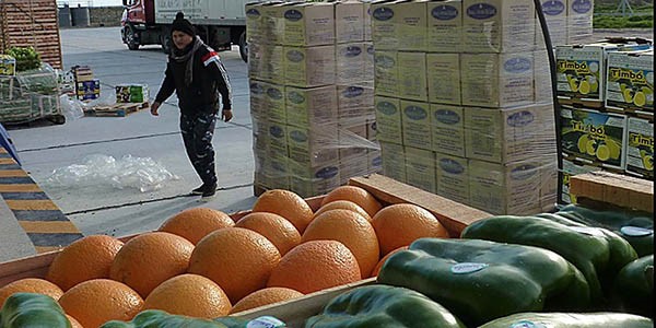 Trabajo. Una postal de algunos de los productos que se pueden conseguir en el centro de ventas.