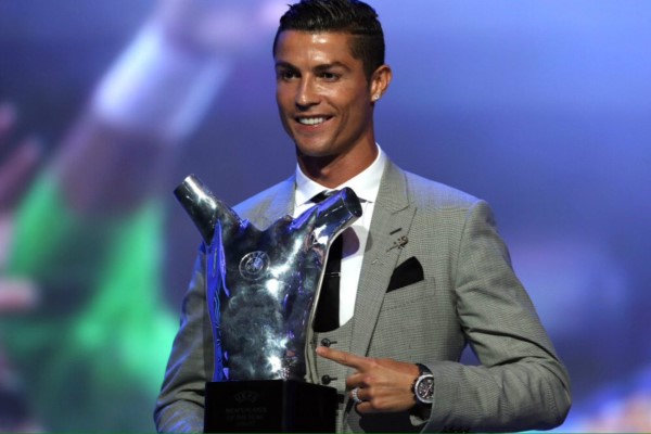 ristiano Ronaldo celebró su tercera corona como mejor jugador europeo.