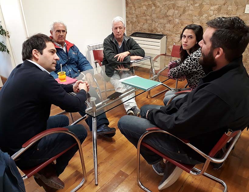 Entre mates. Una postal de otro encuentro para iniciar las obras.