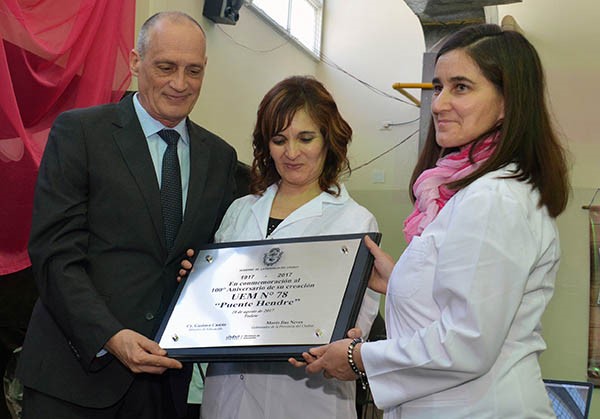 El ministro de Educación, Gustavo Castán, participó del centenario de la Escuela 78 del  Puente Hendre de Trelew.