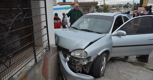 El violento golpe se produjo en la esquina de Costa Rica y Ameghino, en el sector norte de Trelew.