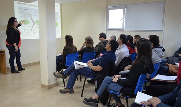 Entre los cursos dictados estuvo el titulado: “Negociación sindical”.