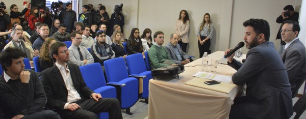 La presentación del ministro de Producción junto al intendente Maderna ayer en Trelew.