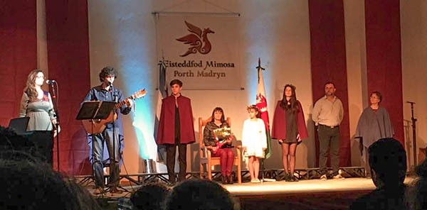 El Premio Mimosa al poema en castellano fue para “Hilván secreto”, bajo el seudónimo Rizoma. Su autora es Alicia Esther Cristina de Volpi.