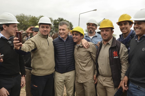 El presidente Macri inauguró obras junto a parte de su gabinete y la gobernadora Claudia Ledesma Abdala.