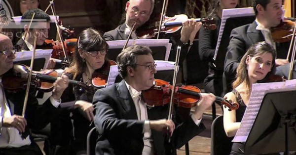 La Orquesta Filarmónica llega a la ciudad con 75 músicos en escena dirigidos por Enrique Arturo Diemecke.