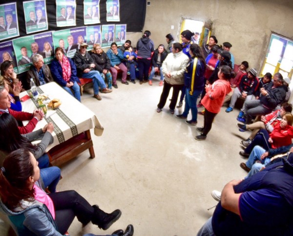 El encuentro se realizó en una casa partidaria.