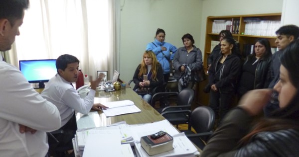 Familiares de los presos se reunieron con el fiscal Cárcamo en su despacho y contaron sobre la denuncia.