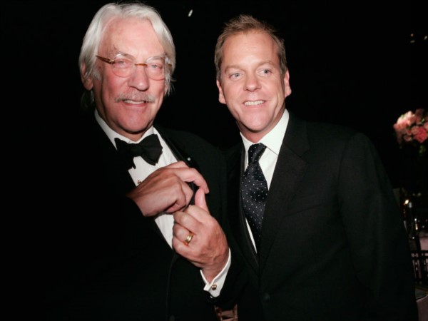 El gran actor canadiense, junto a su hijo Kiefer.