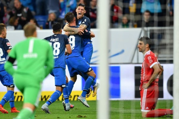Hoffenheim derrotó 2-0 al Bayern Munich y le quitó el liderazgo de la Bundesliga.