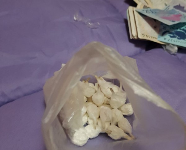 La cocaína y la marihuana se encontraban en envoltorios para su venta.