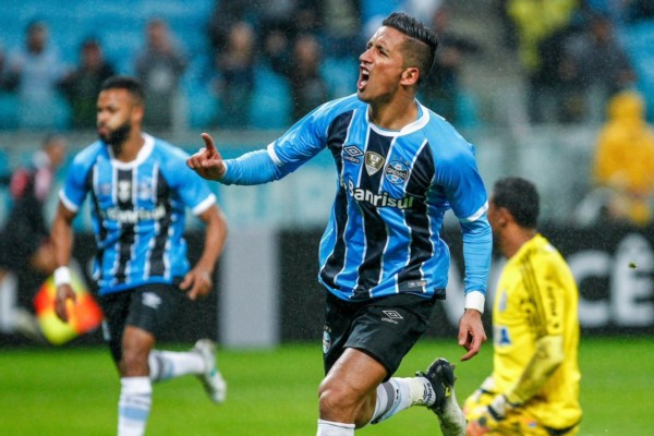 Lucas Barrios es nuevo refuerzo de Argentinos. El delantero de 33 años regresa al Bicho luego de 14 años.