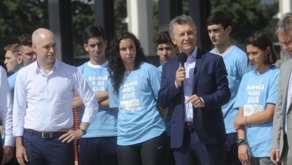 Macri retomó su agenda y recorrió junto a Larreta las obras de la Villa Olímpica.