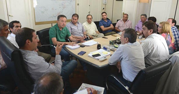 Cumbre. La dirigencia comodorense pidió informes al Gobierno y a la SCPL para buscar alternativas nuevas. 