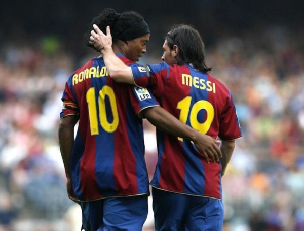 No jugaba profesionalmente desde 2015, pero ayer llegó el anuncio oficial: se retiró Ronaldinho Gaúcho, mago de trucos únicos, guía de lujo de un tal Lionel Messi.