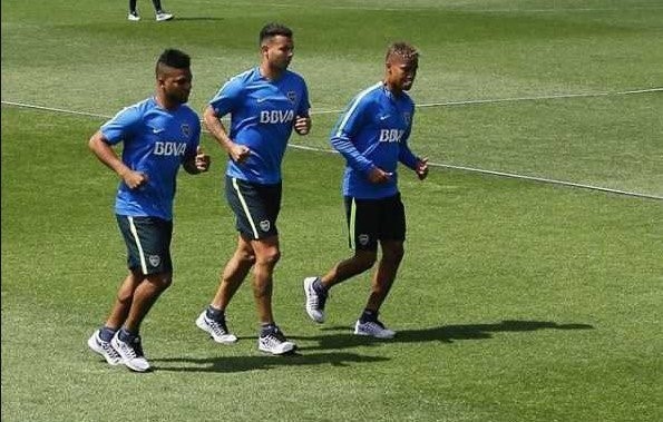 Barrios y Cardona se entrenan en Casa Amarilla, mientras se esperan novedades.