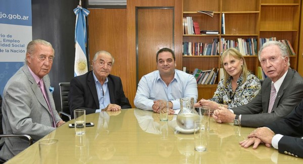 Imagen de archivo de un anterior acuerdo sellado entre Cavalieri, Triaca, Di Fiori (CAC) y Cornide (CAME).