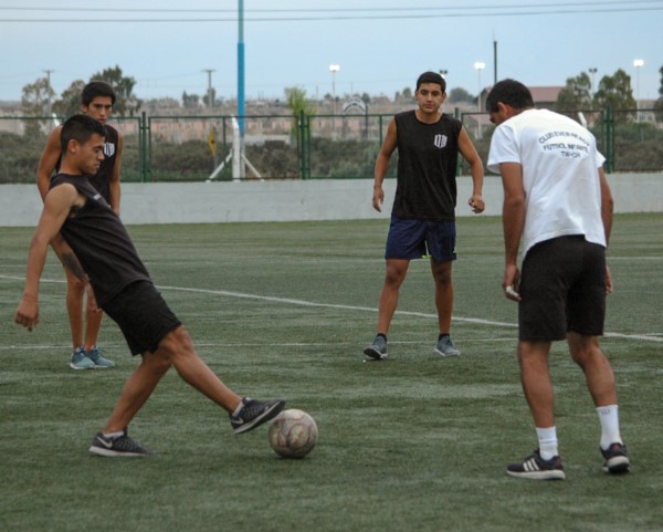 Ever Ready precisa sumar los tres puntos en juego ante Deportivo Sarmiento en cancha de La Ribera.