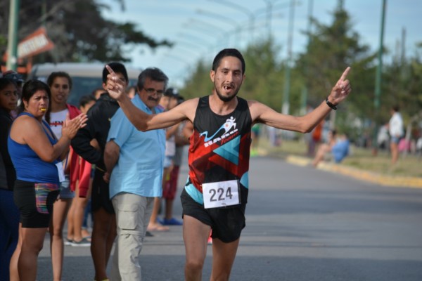 Matías Vivas se impuso en la 18° edición de la "Corrida Don León".
