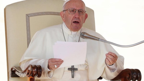 El Papa Francisco, durísimo contra el aborto: "Abortar es como llamar a un sicario para resolver un problema".