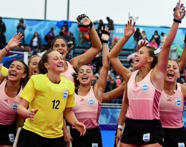 Son de oro! Las Leoncitas se quedaron con el primer puesto.