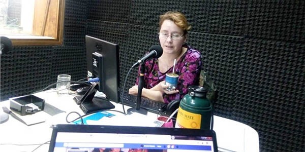 Natalia Williams estudia, atiende el negocio y la familia. Y además recicla. 