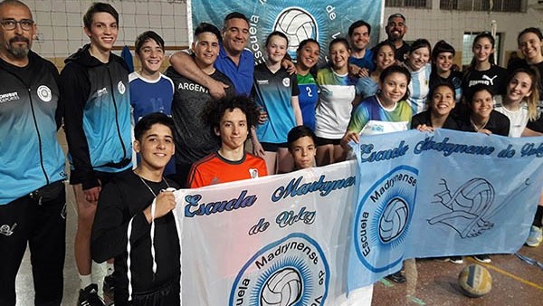 Integrantes de la Escuela Madrynense de Vóley se van a Mar del Plata.