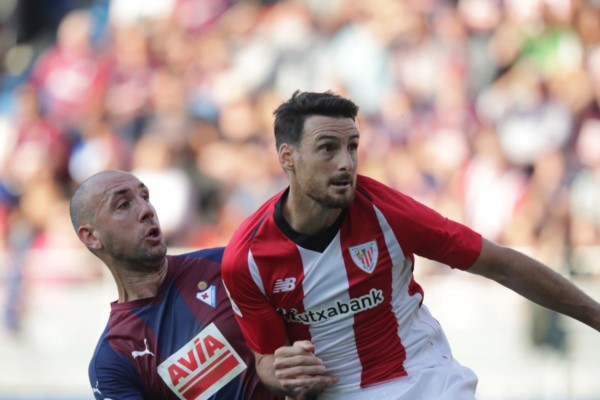 El derby vasco terminó en tablas y Athletic Bilbao agudizó su crisis.