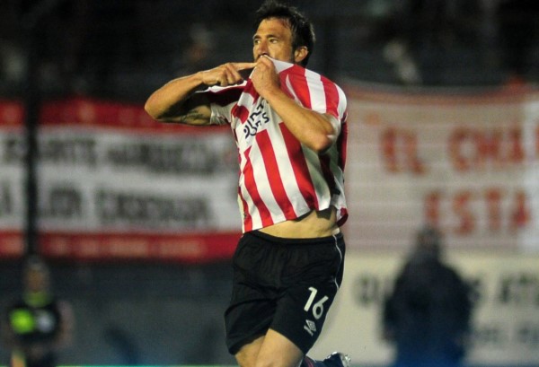 Por el gol de Mariano Pavone, el Pincha derrotó 1-0 a Newell's en Quilmes por un pendiente de la fecha 7 de la Superliga.