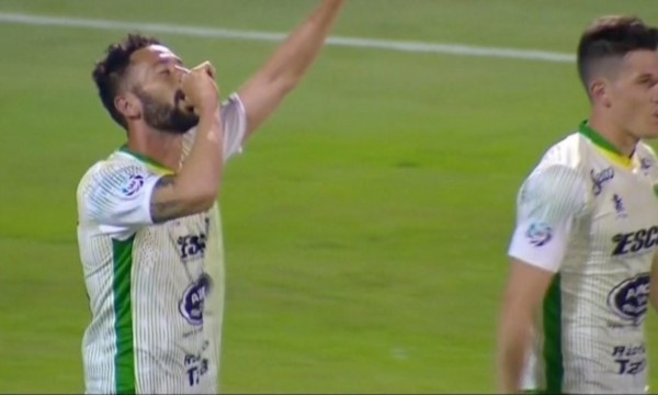 Premio a la insistencia: faltando un minuto para el pitazo final Larrondo anotó y el "Halcón" se lleva 3 puntos para seguir en el lote de arriba. 
