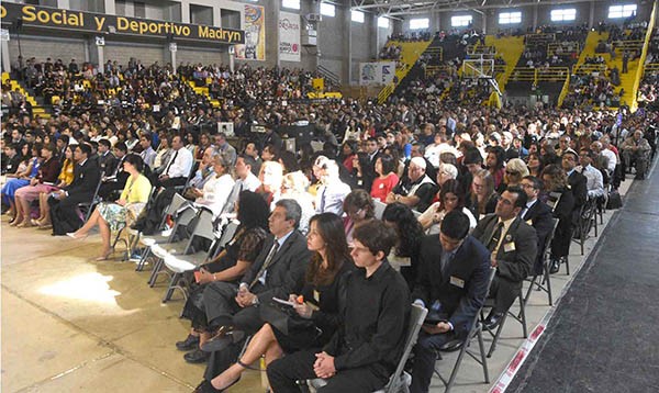 El Palacio Aurinegro estuvo colmado durante la nueva asamblea de los testigos de Jehová que arribaron de diferentes puntos de la región.