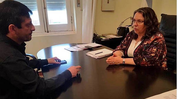 Dúo. La ministro en una de sus tantas reuniones agendadas.