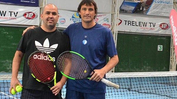 Santiago Perino y Fernando Nogueira. Dejaron todo en la cancha, en la final de la categoría Primera.