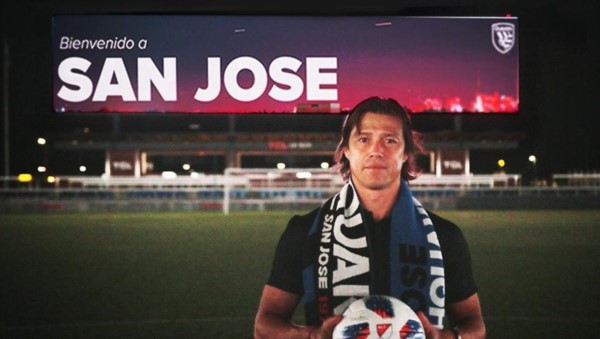 San José le dio la bienvenida al "Pelado" Almeyda.