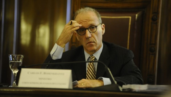 Bellas palabras del ex abogado del Grupo Clarín, quien para llegar al cargo aceptó el intento de Macri de meterlo en la Corte por la ventana, o en términos técnicos, mediante ¡un decreto!