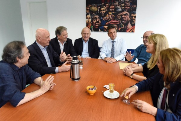 Cumbre "progresista" previa, realizada hace algunos días, en la que también había participado Sergio Massa.