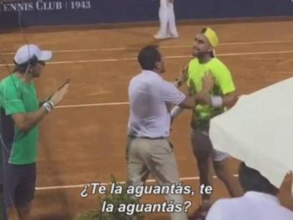 Vergonzoso final entre Facundo Arguello y Carlos Berlocq. Casi a las trompadas en cuartos de final en el Uruguay Open.