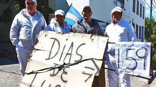 No aflojan. Los trabajadores de la planta de Gaiman suman días sin respuesta de los dueños de la empresa.